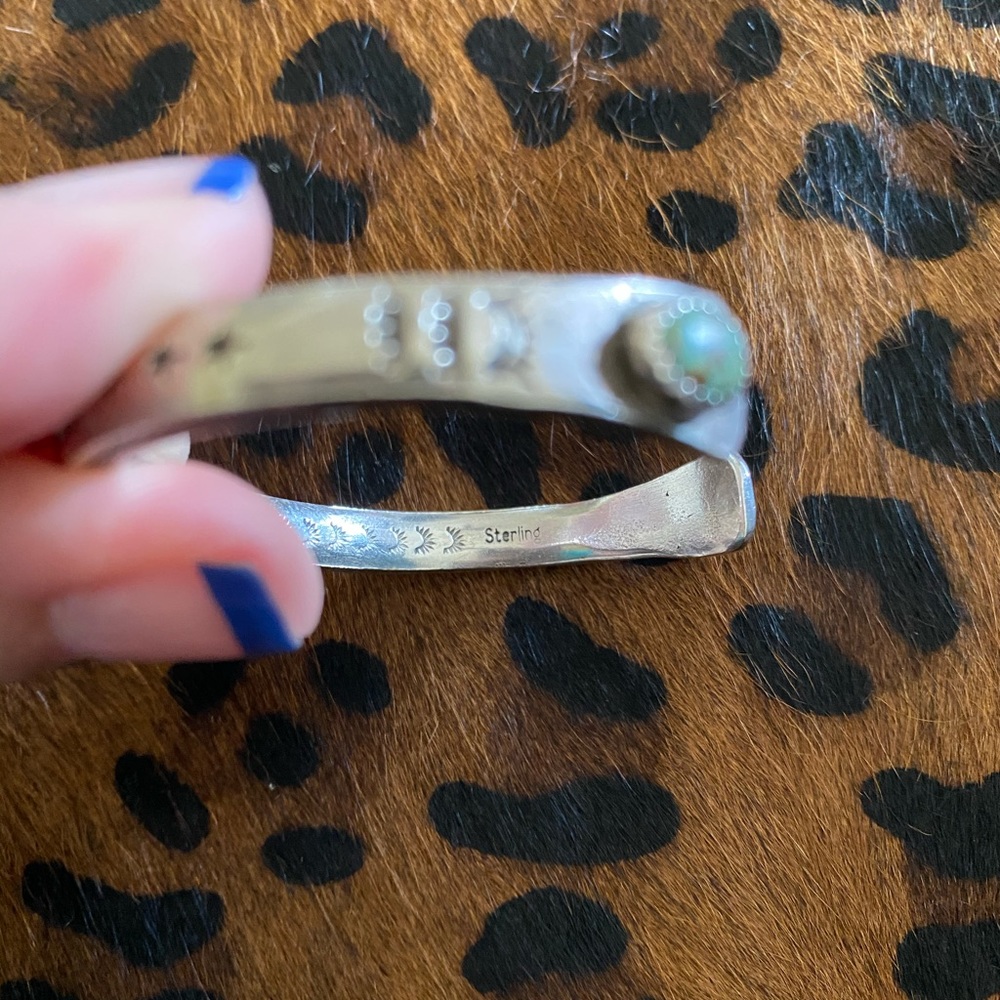 SOLD 🛑 Beautiful turquoise & sterling silver cuff - Picture 2 of 6